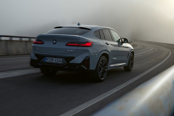 BMW X4 photo