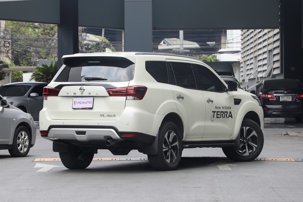 รูป Nissan Terra